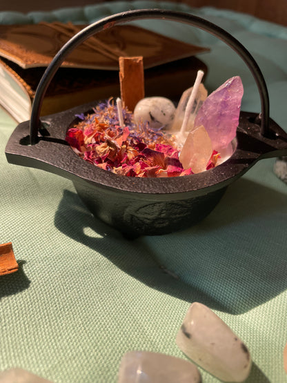 Witch's Cauldron Candle: Hand-Poured with Ritual Oils & Selenite Crystals - Cleansing, Purification, Clarity, Aura Cleansing